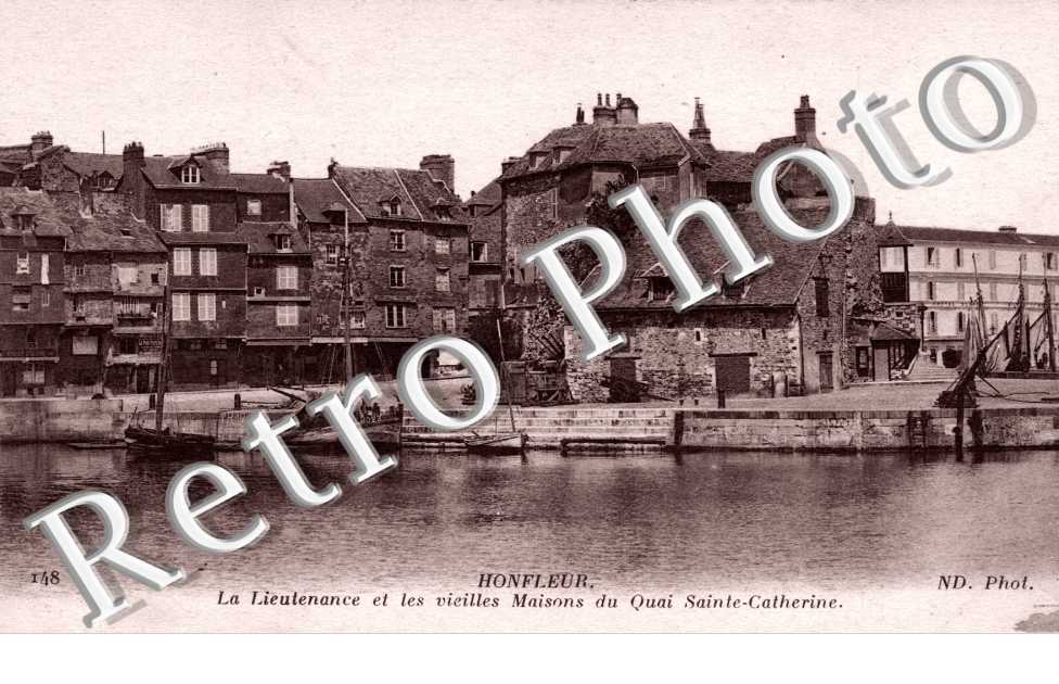 la Lieutenance et les vieilles maisons