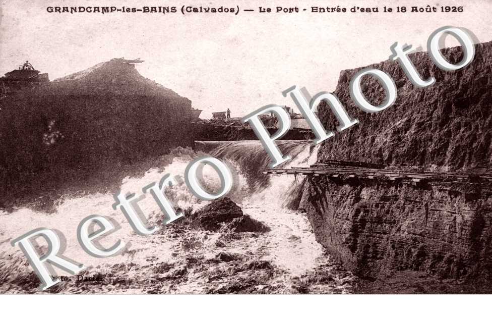 Le port - entree d'eau le 18 aout 1926