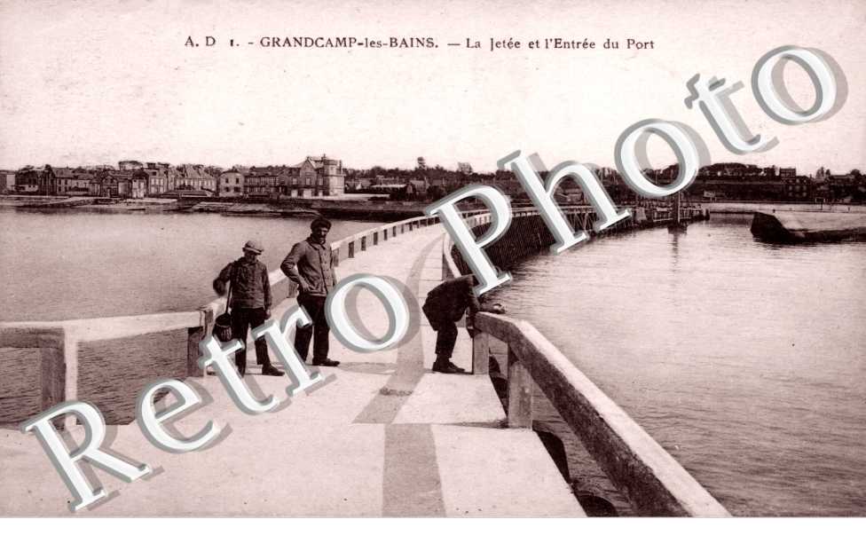 la Jetee et l'Entree du Port
