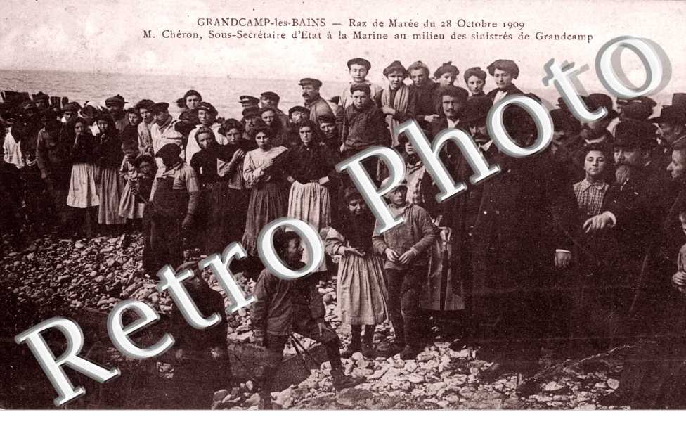 Raz de maree du 28 octobre 1909 M. Cheron au milieu des sinistres