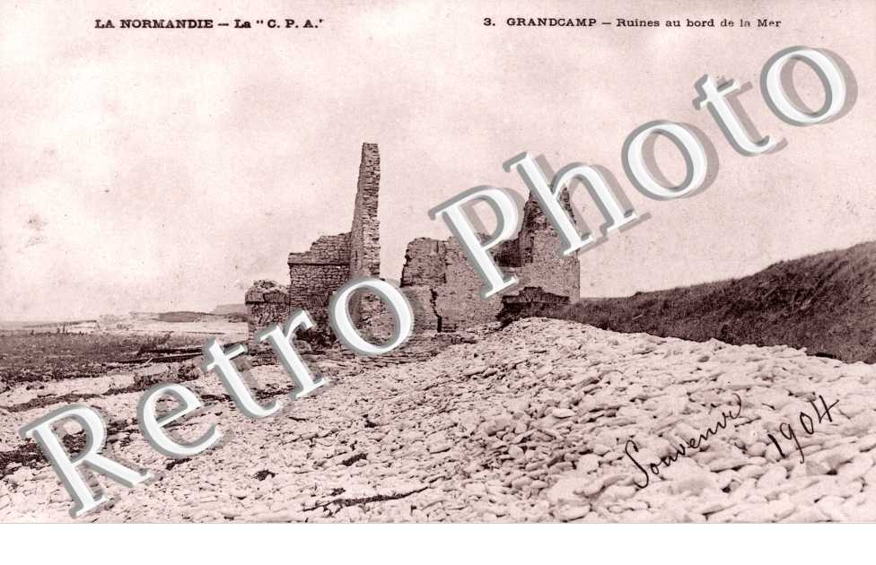 ruines au bord de mer