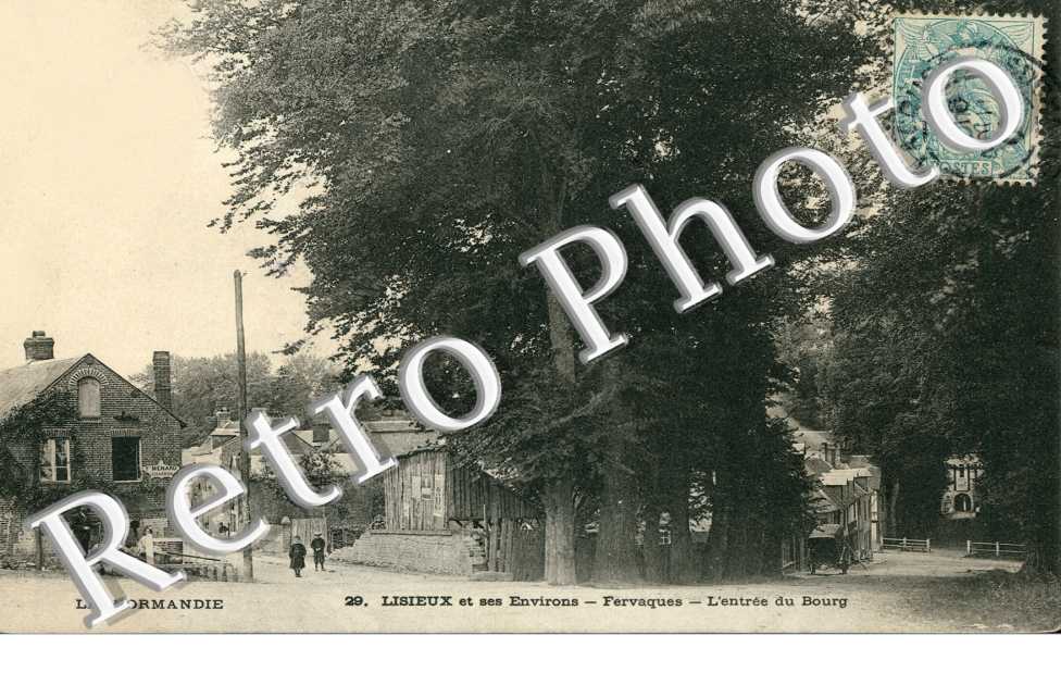 l' entree du bourg