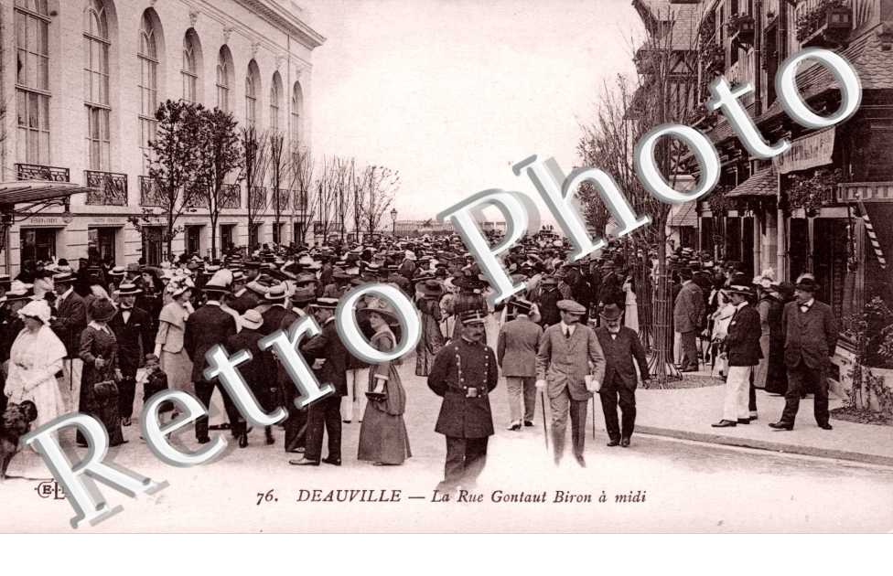 La rue Gontaut-Biron a midi