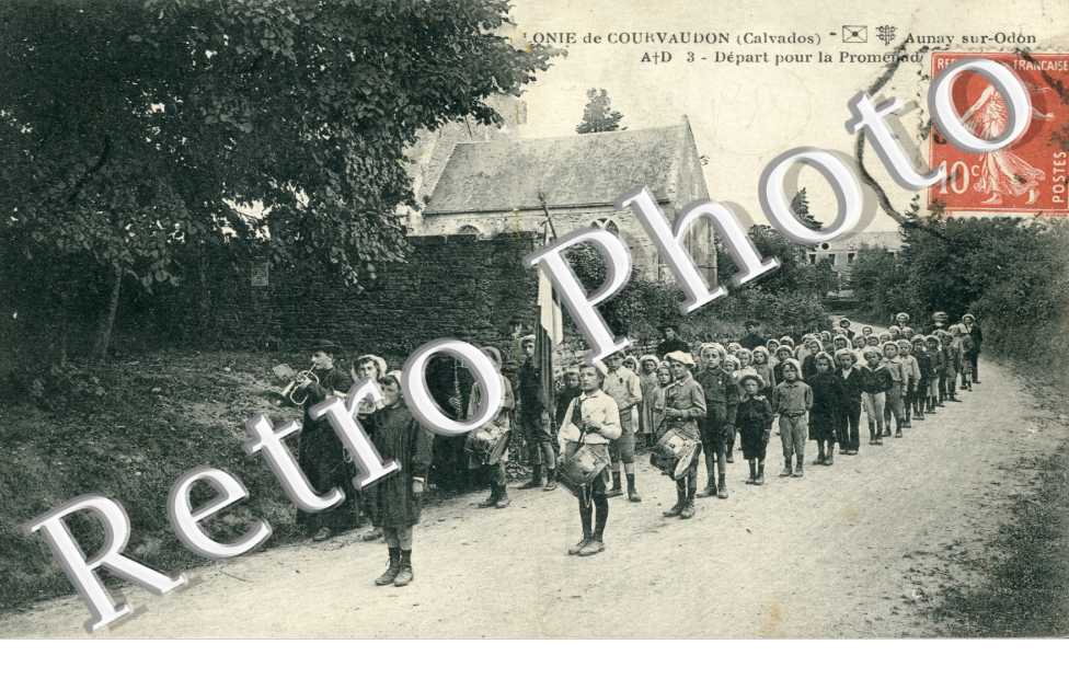 colonie de Courvaudon, depart pour la promenade