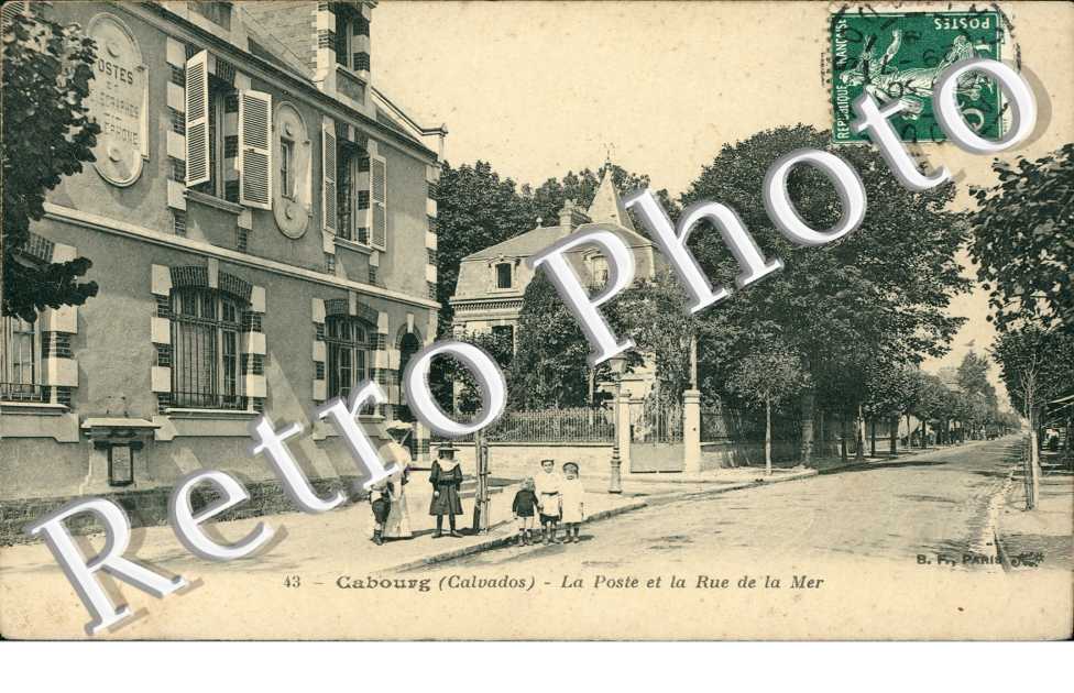 la poste et la rue de la Mer