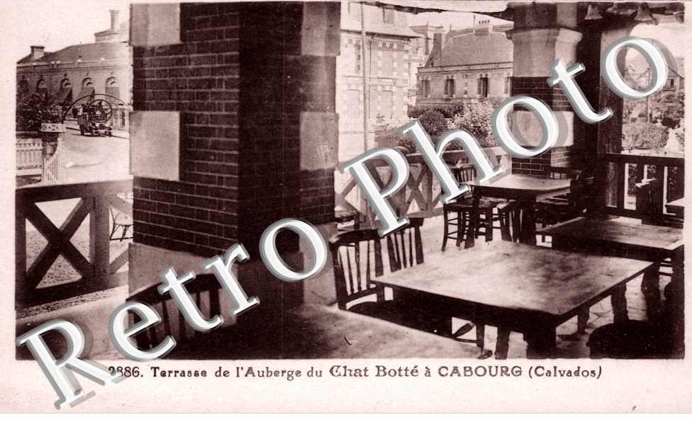 Terrasse de l'auberge du chat Botte