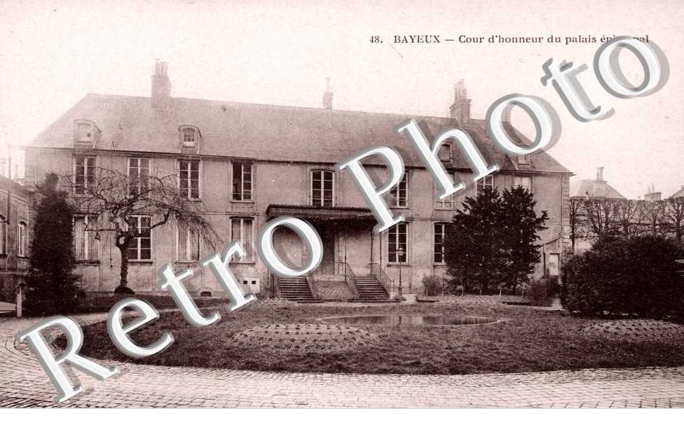 Cour d'Honneur du Palais Episcopal