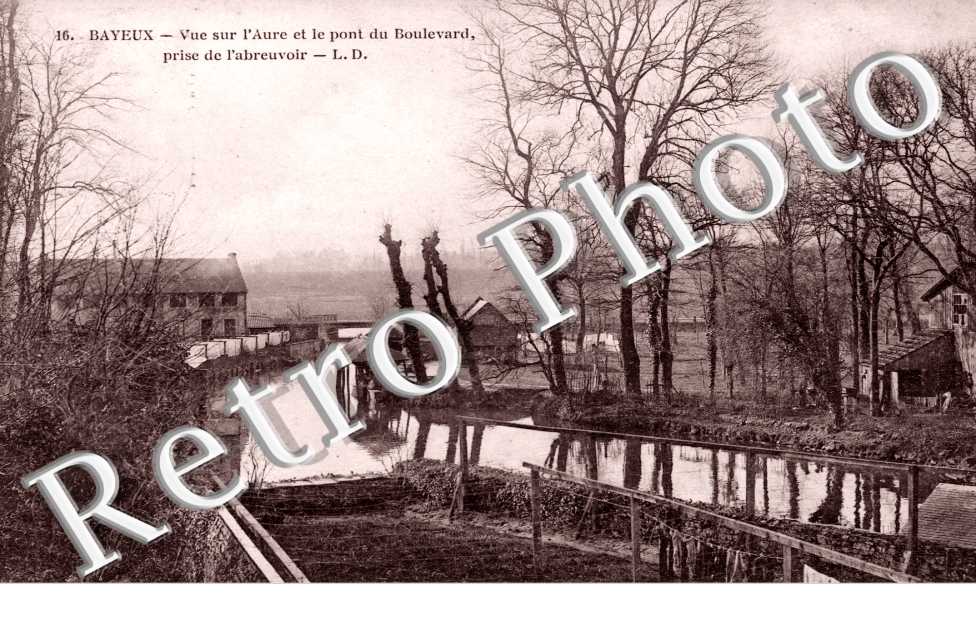 Vue sur l'Aure et le Pont du Boulevard, prise de l'Abreuvoir