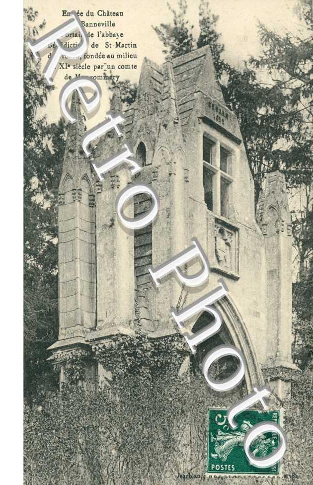 entree du chateau de Banneville, portail de l'abbaye benedictine de Saint Martin