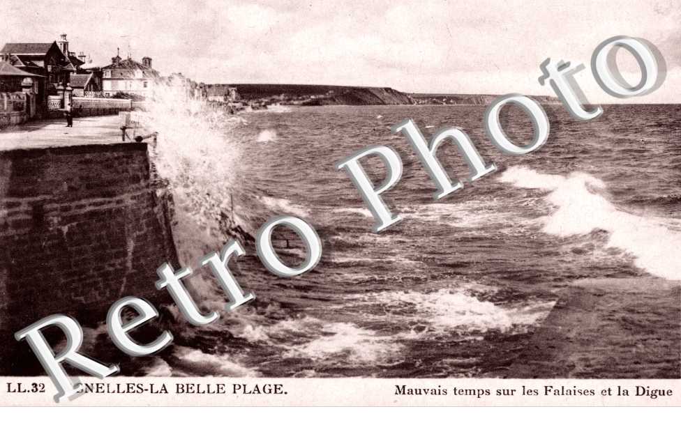 mauvais temps sur les falaises et la digue