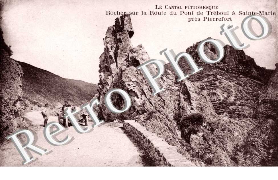 Rocher sur la route du pont de Treboul