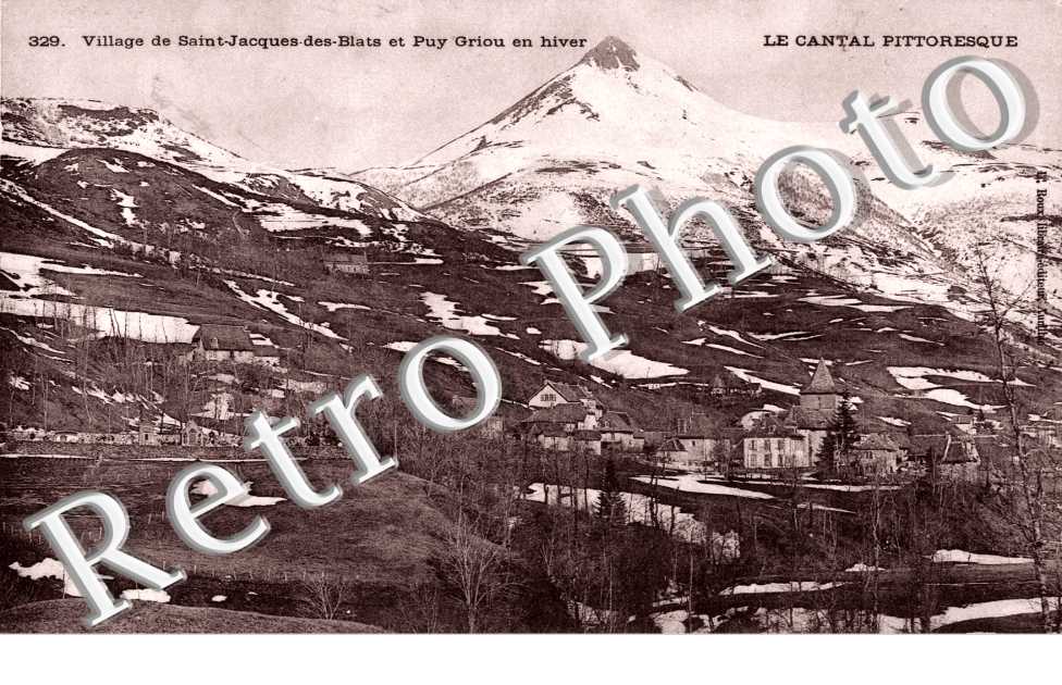 Le village de St Jacques des Blats et Puy Griou en hiver