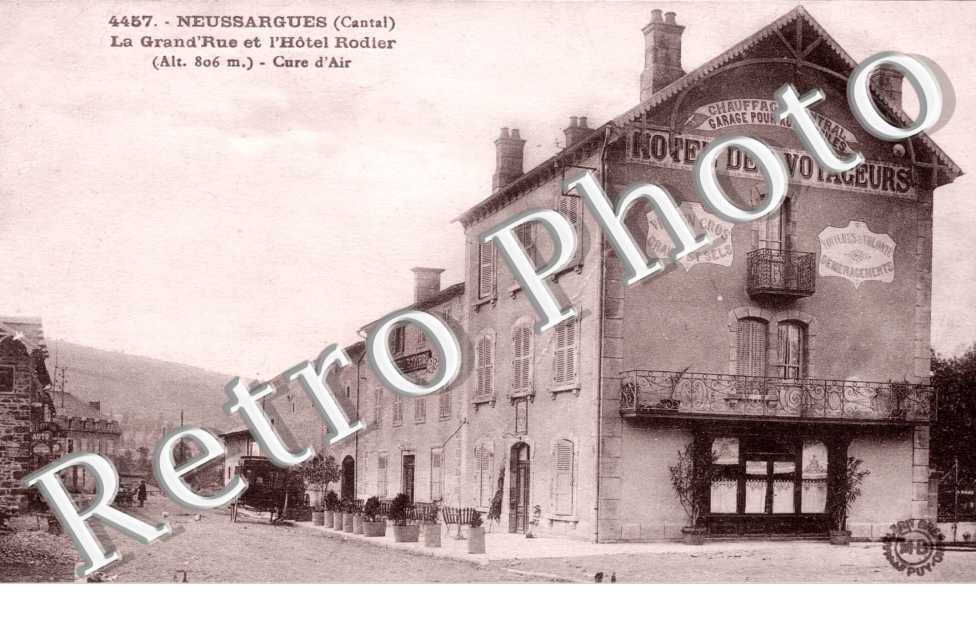 La grand'rue et l'hotel Rodier