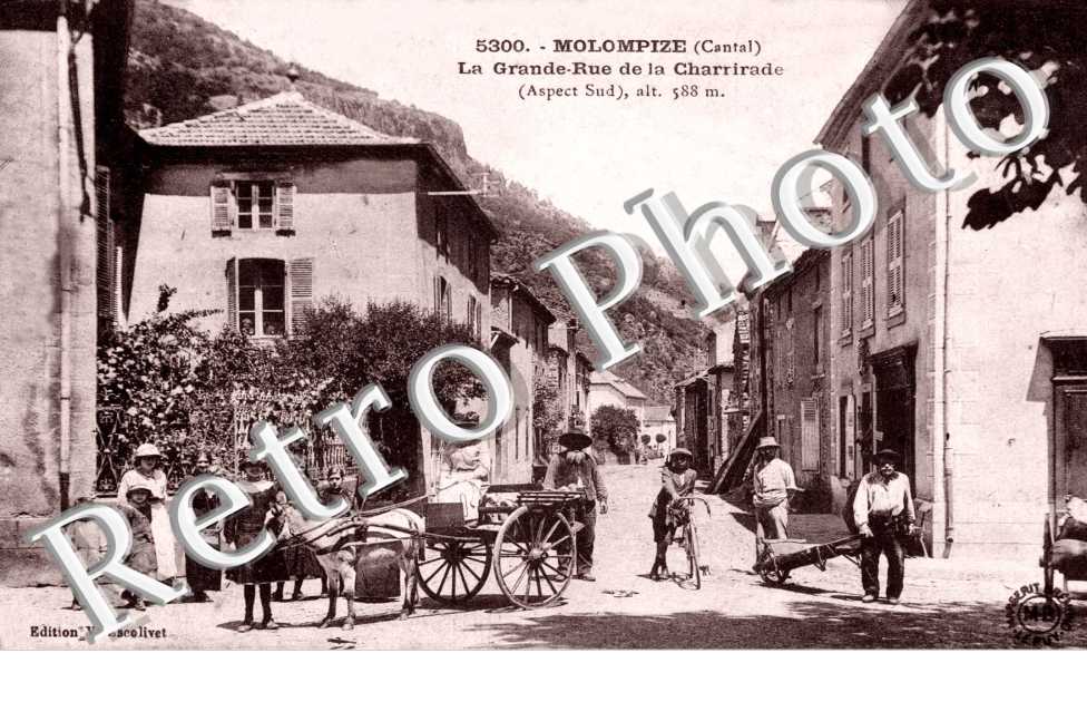 La grande rue de la Charrirade