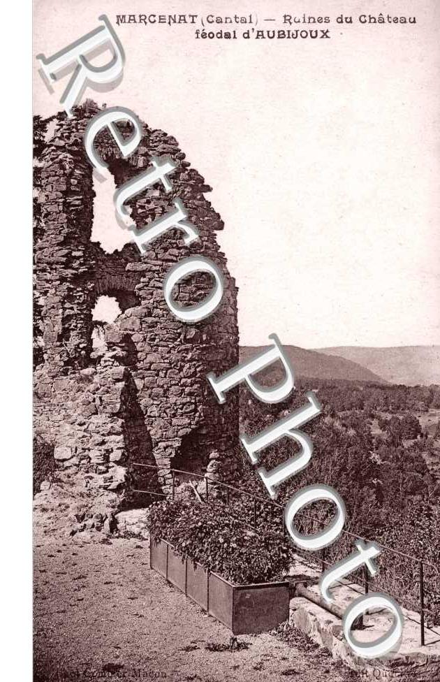 Ruines du chateau feodal d'Aubijoux