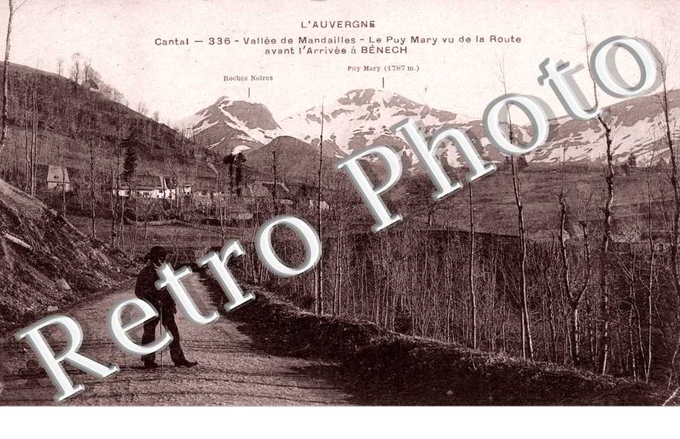 Le Puy-Mary vu de la route avant l'arrivee a Benech