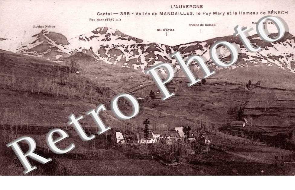 Puy Mary et le hameau de Benech