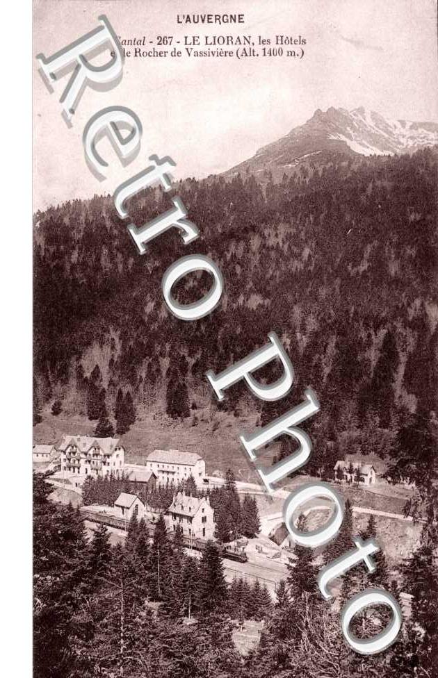 Le Lioran - les hotels et le rocher de Vassiviere