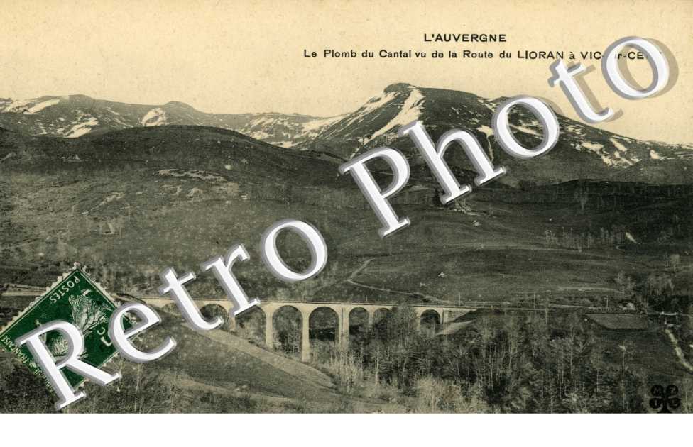 Le Plomb du Cantal vu de la route de Lioran