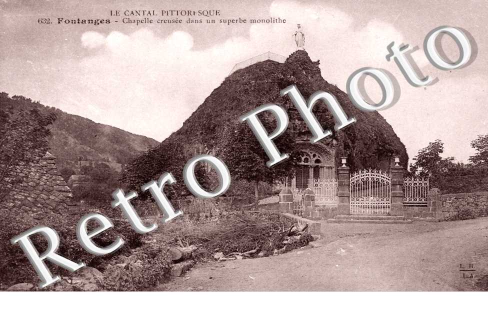 Chapelle creusee dans un superbe Monolythe