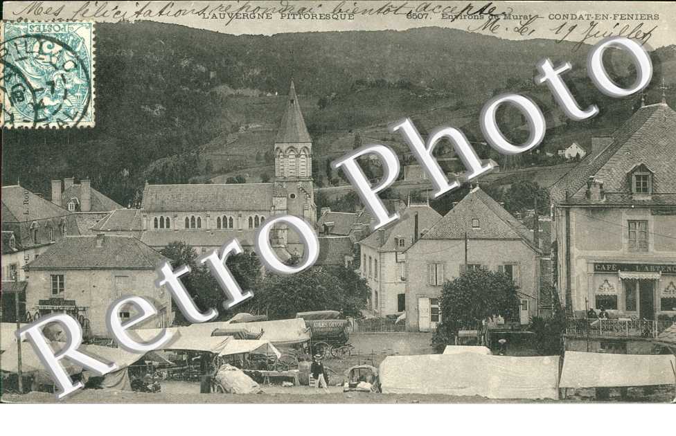 vue partielle - Marché et Eglise
