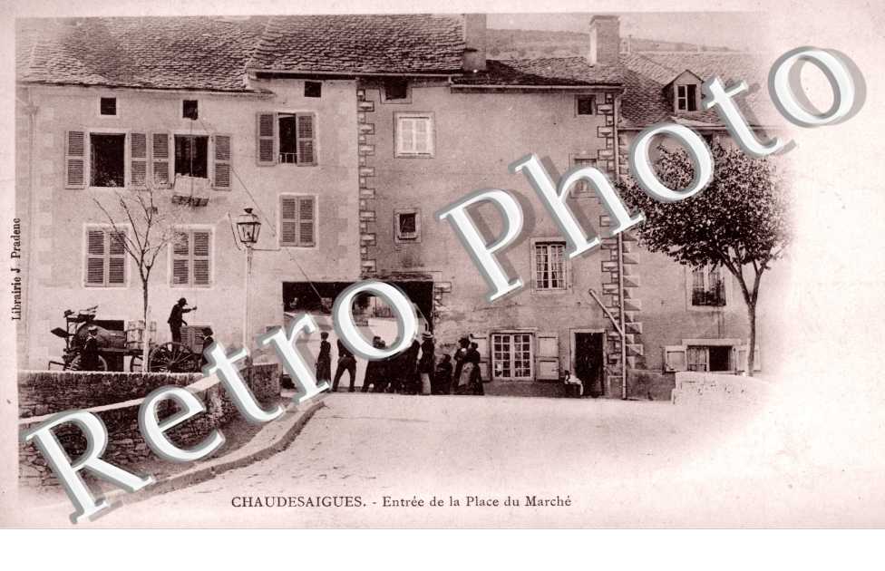 entree de la place du marche