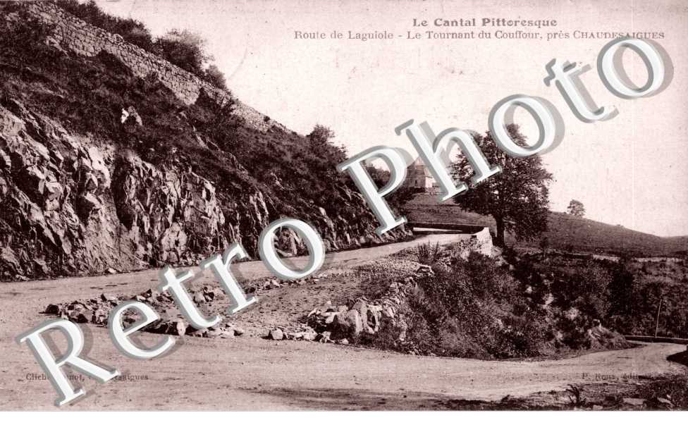 Tournant du carrefour - route de Laguiole