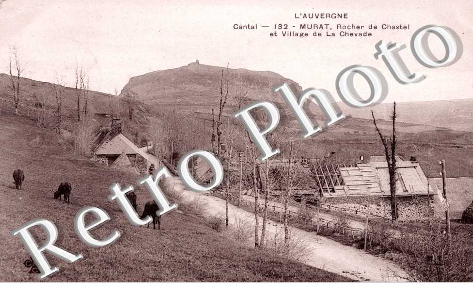 Rocher de Chastel et village de la Chevade