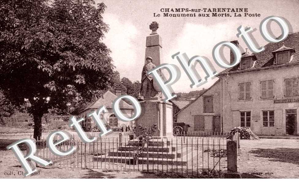 Le monument aux morts - la poste