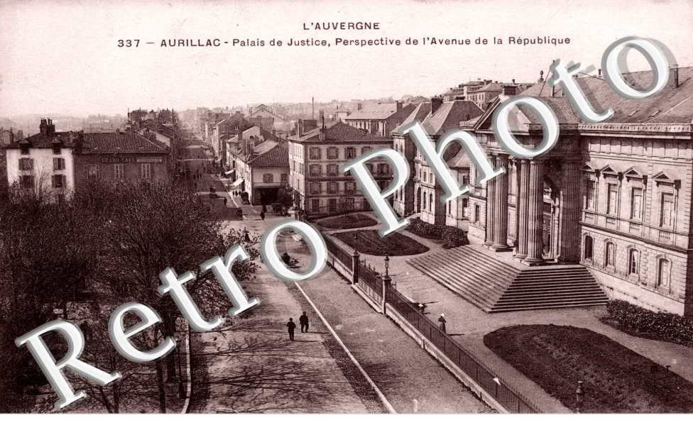 Palais de Justice et l'Avenue de la Republique