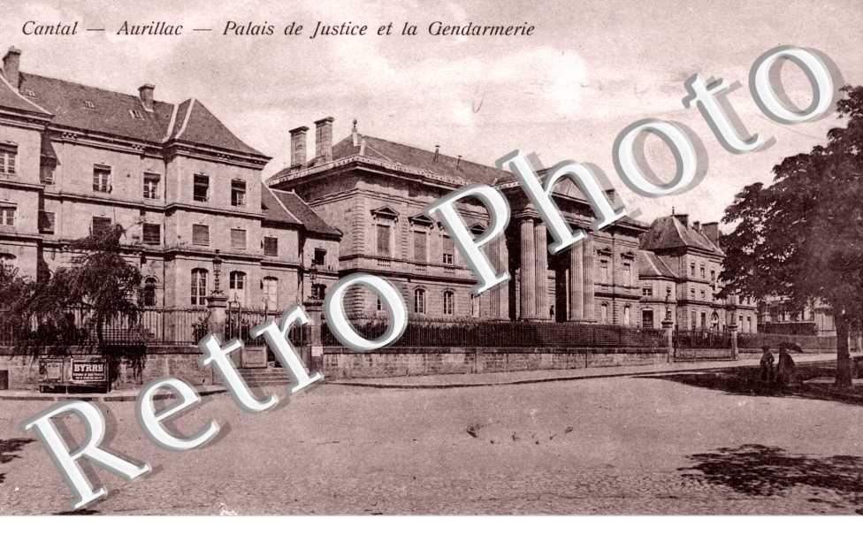 Palais de Justice et la Gendarmerie