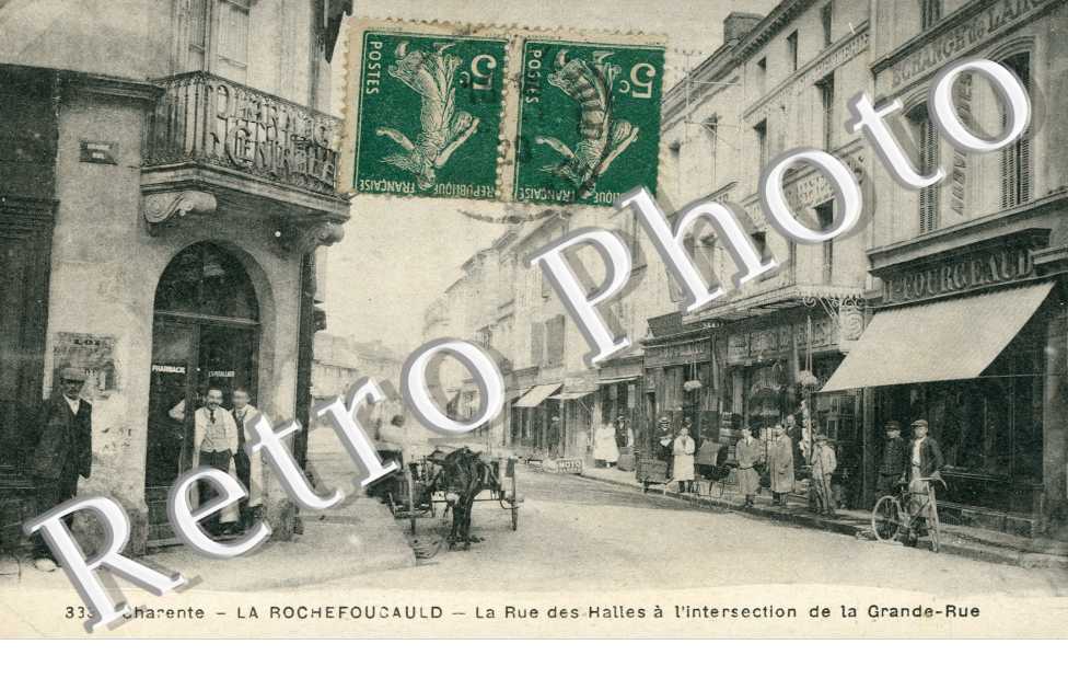 la rue des Halles a l'intersection de la Grande Rue