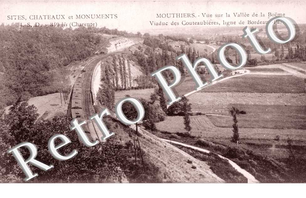 Vue sur la vallee de la Boeme Viaduc des Couteaubieres