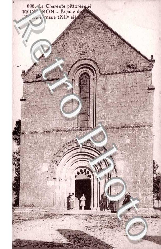 facade de l'eglise romane