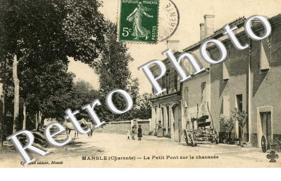 le petit pont sur la chaussee