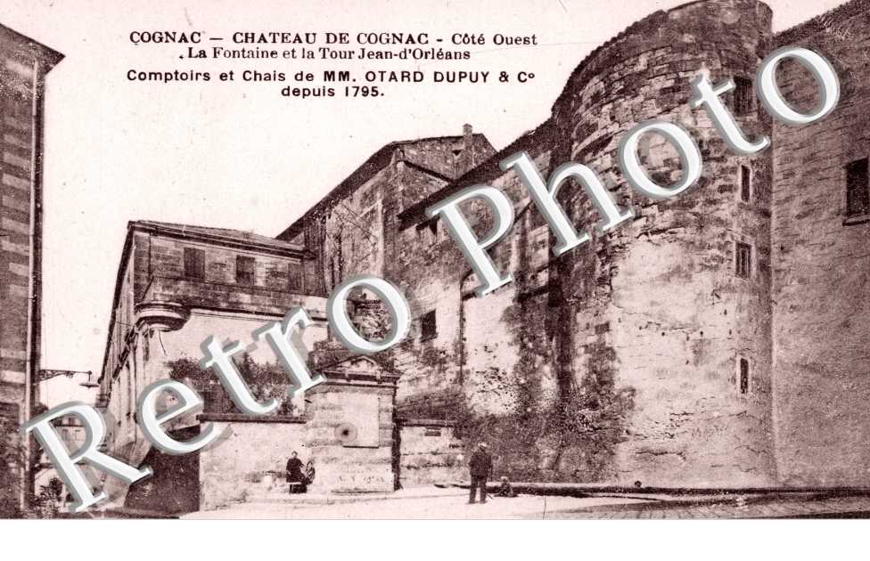 Le Chateau, Fontaine et Tour d'Orleans