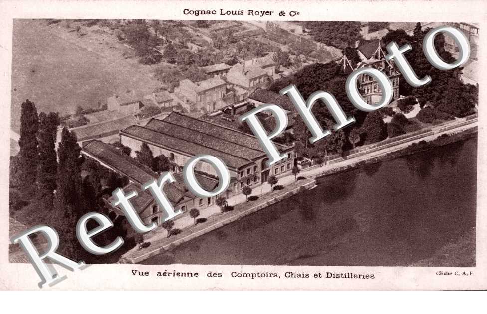 Vue aerienne des Comptoirs, Chais et Distilleries