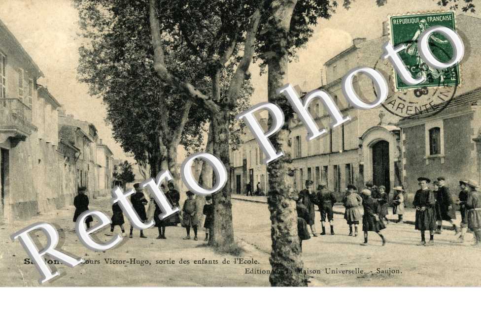 cours victor hugo - sortie des enfants de l'ecole