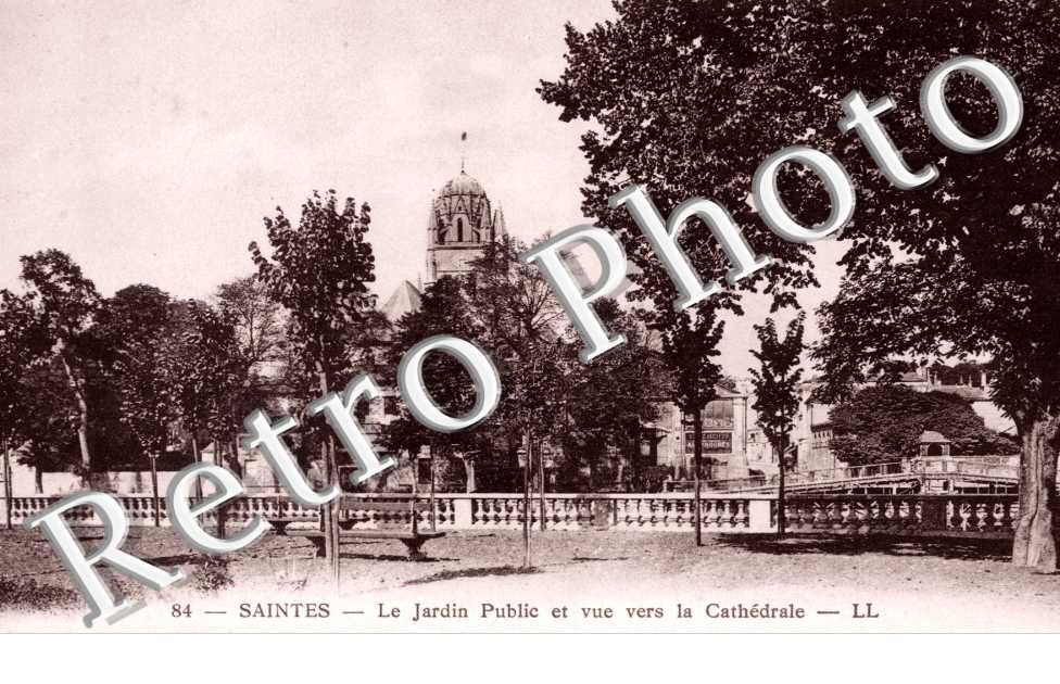 Jardin Public et vue sur la Cathedrale