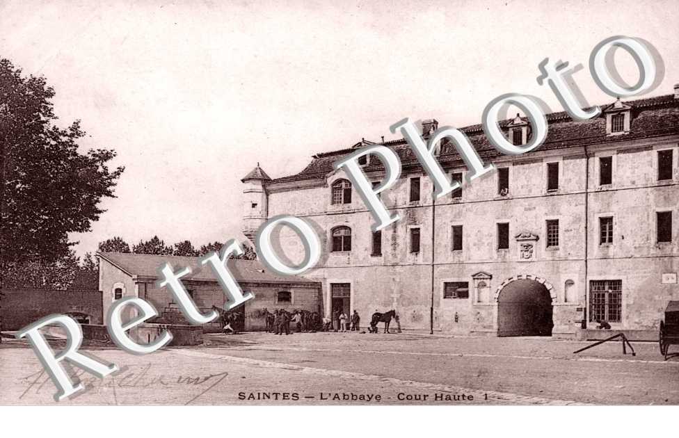 l'Abbaye, Cour Haute