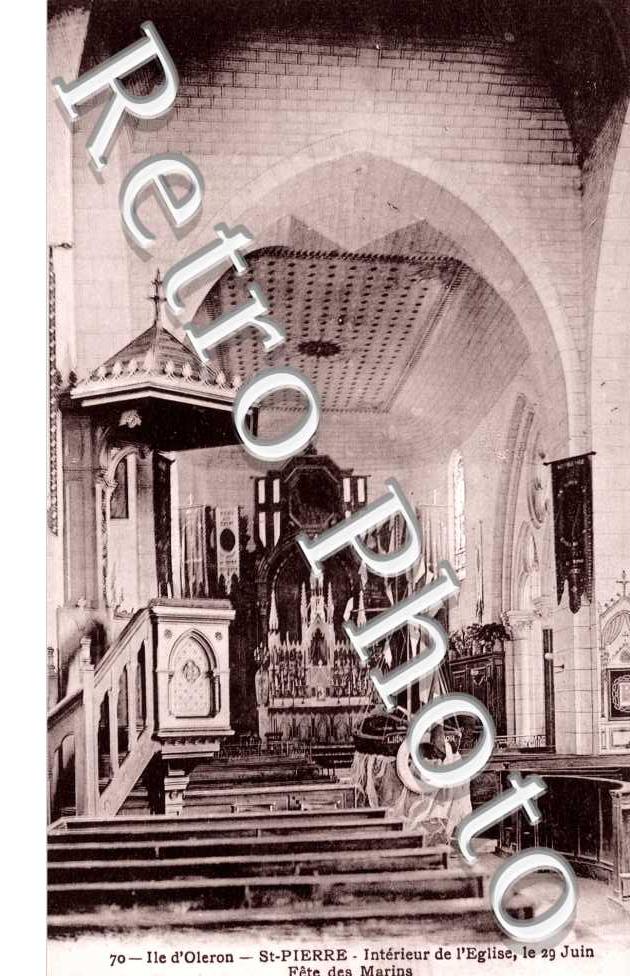 Interieur de l'Eglise Fete des Marins