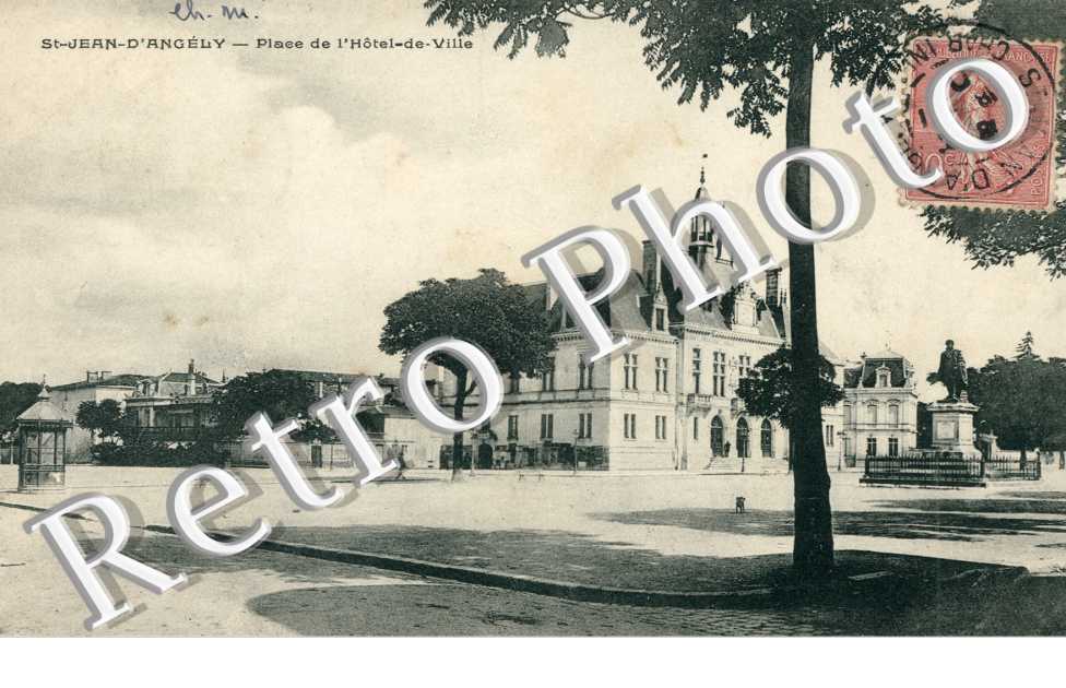 Place de l'Hotel-de-Ville