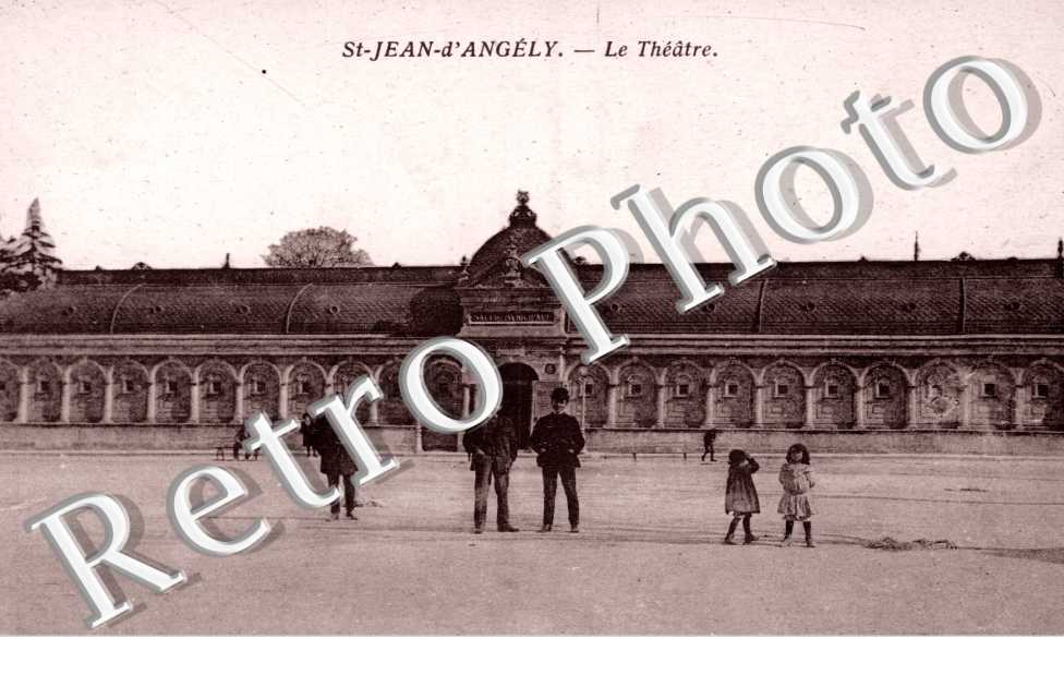 Le Theatre