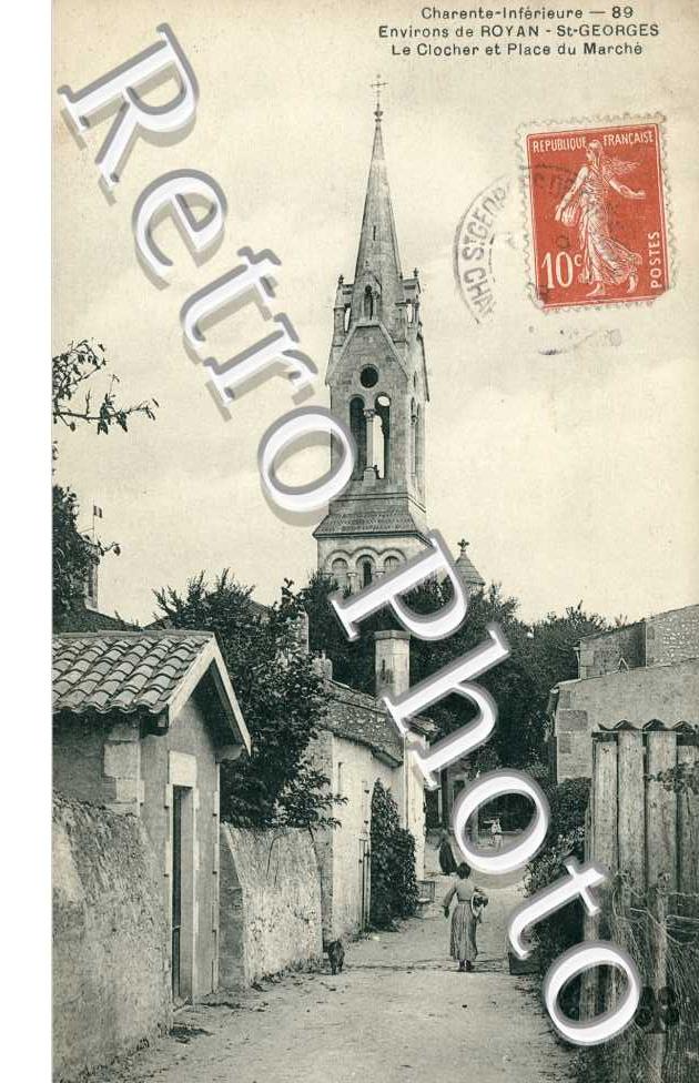 Le clocher et place du marche