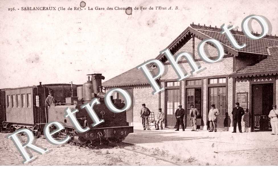 la gare des chemins de fer de l' Etat