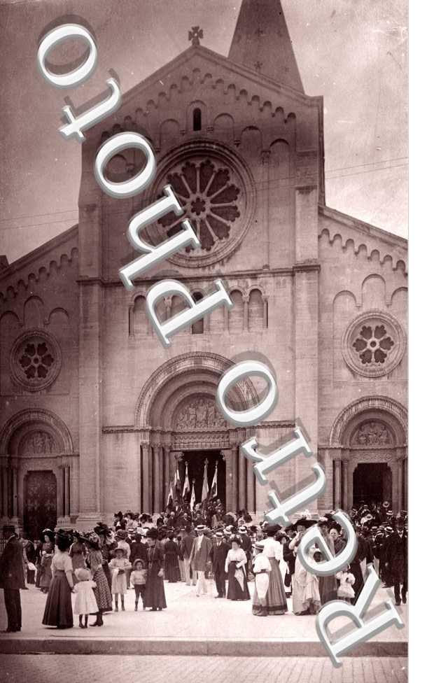 l'Eglise le parvis