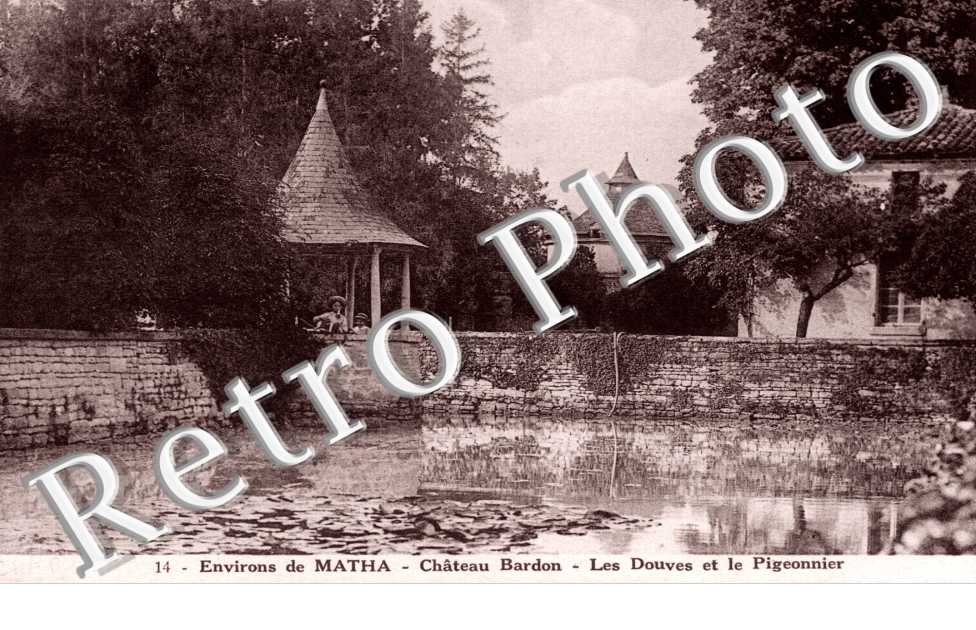 Chateau Bardon - les Douves et le pigeonnier