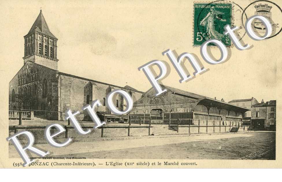 L'eglise  et le marche couvert