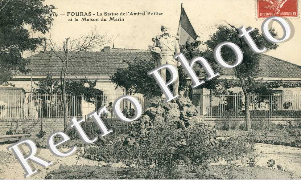 Statue de l'amiral Pottier et la maison du Marin