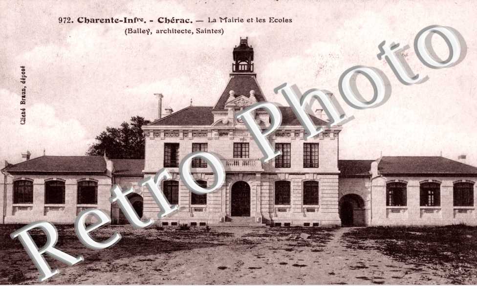 La mairie et les ecoles